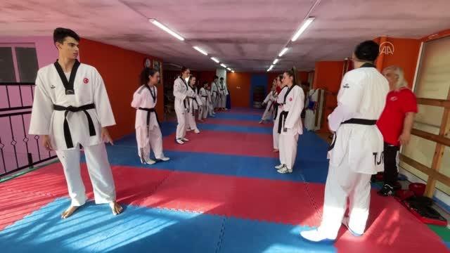 Milli tekvandocu Ozan Toytoğlu madalya hedefiyle olimpiyatlara hazırlanıyor