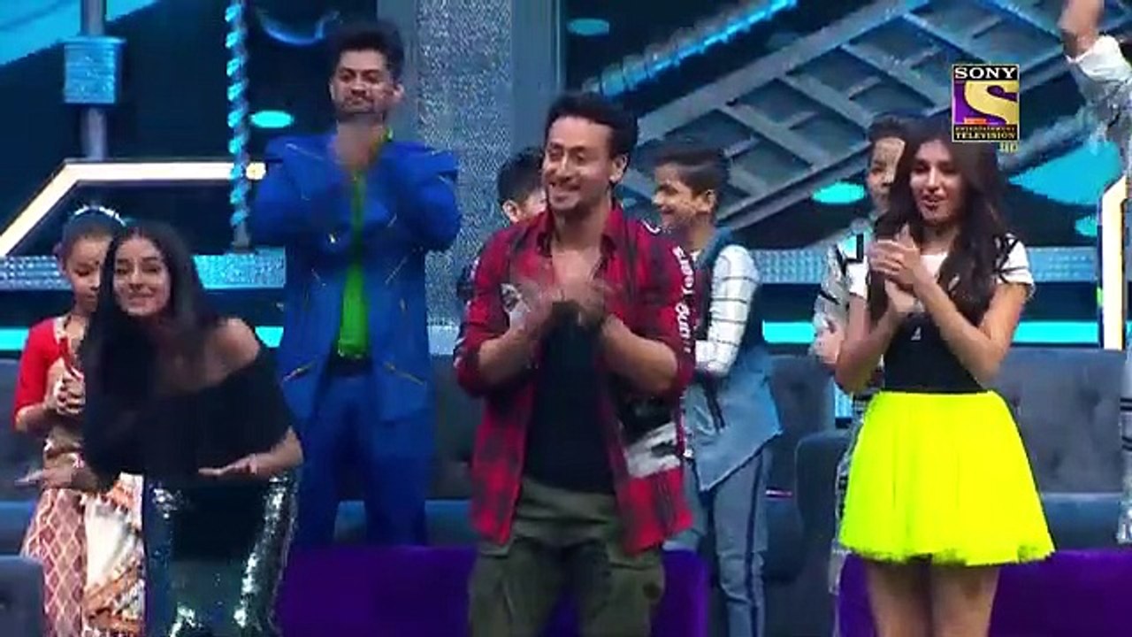 Shilpa और Juhi Chawla को लगा Shock इस Dancer के Moves से _ Super Dancer _ Dance Mashup(360P)