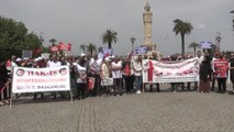 Hak-İş üyeleri, Konak Meydanı'nda basın açıklaması yaptı