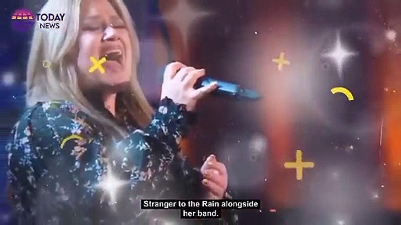 Kelly Clarkson Pays Tribute To Keith Whitley With Stunning Cover Of His Final Single