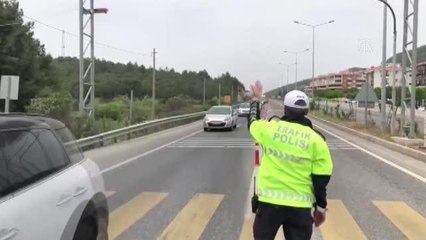 Bayram yoğunluğu yaşanan güzergahlarda trafik denetimi artırıldı