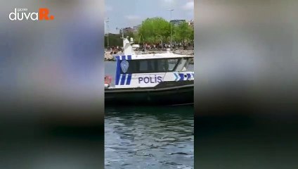 Polis izin vermeyince CHP'li başkan 1 Mayıs alanına yüzerek çıktı