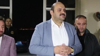 Belediye çalışanlarına 1 Mayıs'ta "aynalı" kutlama