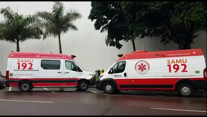Homem desacordado é socorrido pelo Samu próximo ao Teatro