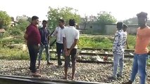 शाम को दूध लेने निकला था, सुबह पटरीयो पर मृत मिला