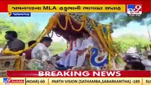 Naresh Patel seen sitting with BJP leaders in one chariot during a rally in Jamnagar_ TV9News