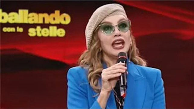 Ascolti ieri sera, 6 novembre Ballando con le stelle sfida ancora Tu sì que vales Cos’è andato in o