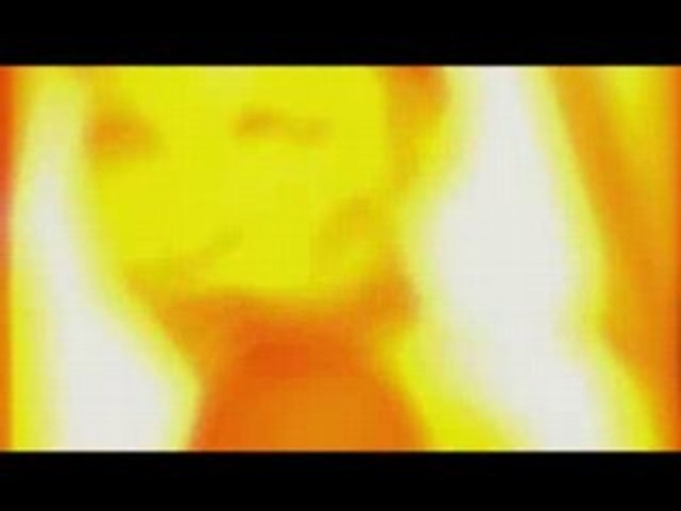 Nouvo : Kate Moss, la pub est accro