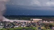 Une tornade incroyable balaye le Kansas