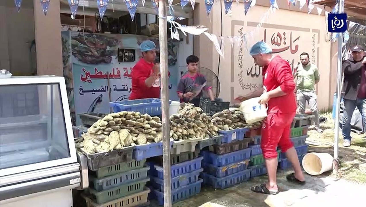 الفسيخ.. طبق رئيسي على موائد الغزيين بعد رمضان