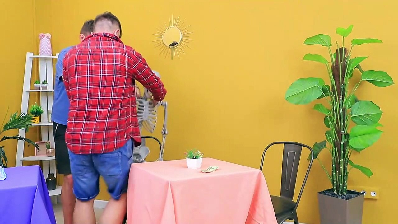 ¡Bromas Entre Hermanos! ¡Bromas de Hermana vs Hermano!