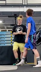 Apprendre à faire un backflip en 1 heure