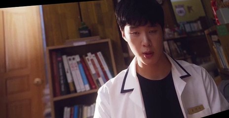 Extracurricular S01 E09