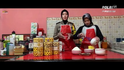 Pembuatan Kue Lebaran Oleh Briptu Heldy Aprinanda