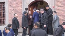 Cumhurbaşkanı Yardımcısı Oktay, bayram namazını Hacı Bayram Veli Camii'nde kıldı
