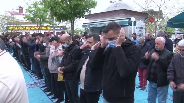Belediye Başkanı Murat Aydın, bayram namazını Beykozlularla birlikte kıldı