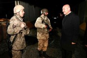 Bakan Soylu Yüksekova'da güvenlik güçlerini ziyaret etti