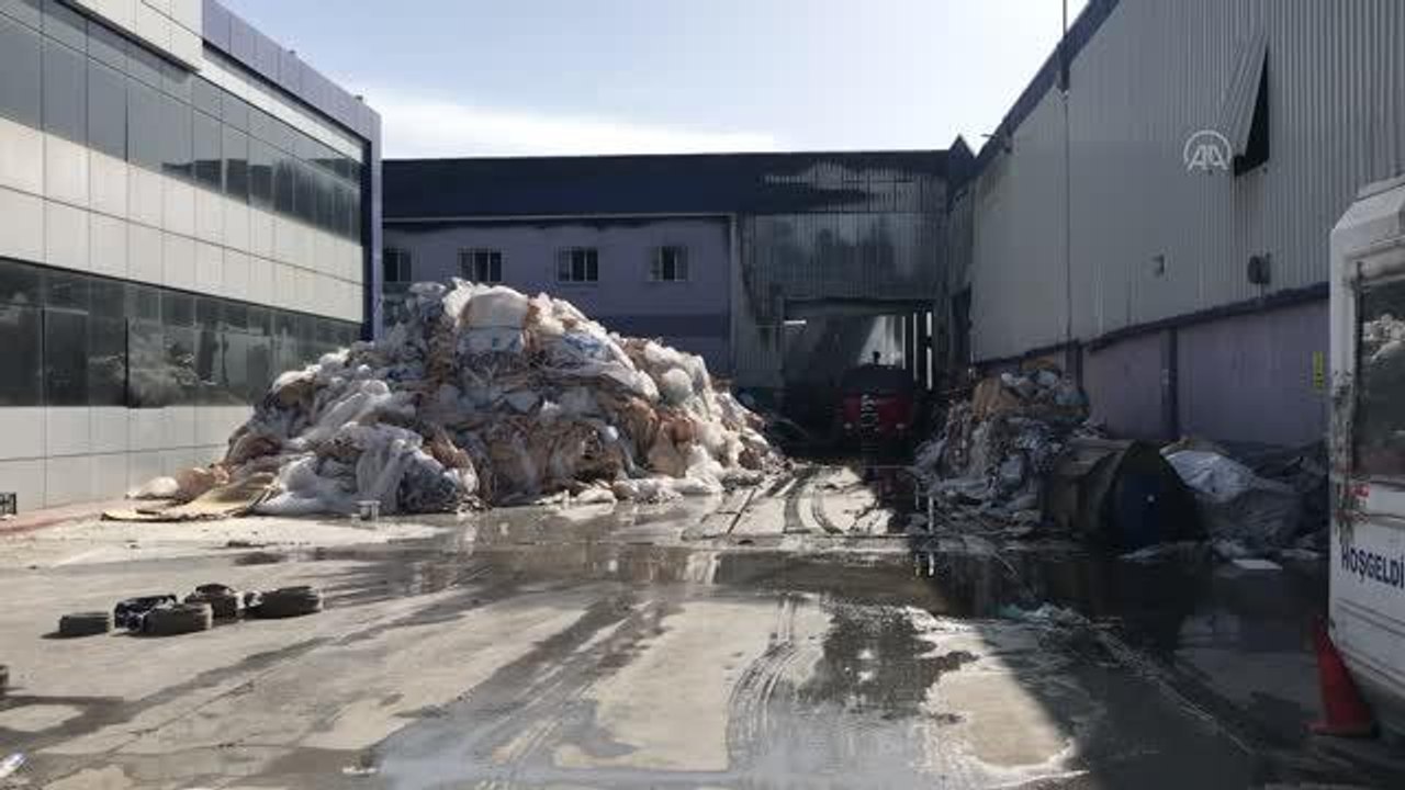 Son dakika haberleri | GAZİANTEP - Fabrikada çıkan yangın kontrol altına alındı