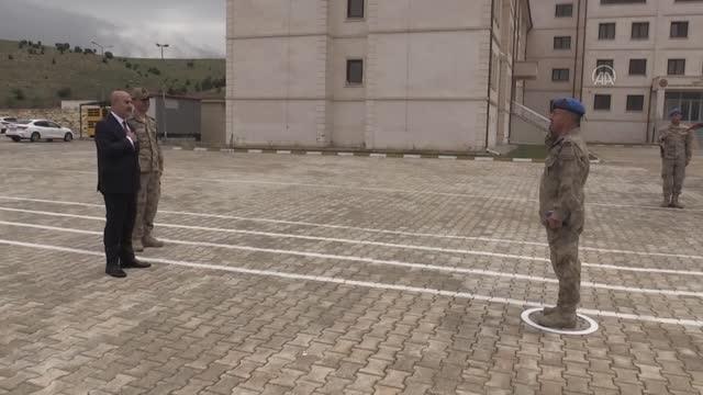 Mardin Valisi Demirtaş, güvenlik güçleri, şehit yakınları ve gazilerle bayramlaştı