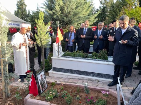 Ramazan Bayramı dolayısıyla şehit kabirleri ziyaret edildi