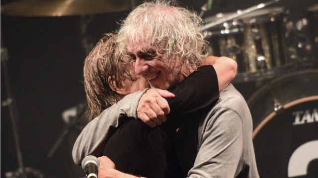 GALA VIDEO - « On s’aime toujours : Louis Bertignac cash sur ses rapports avec Jean-Louis Aubert