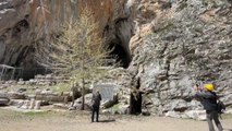Zindan Mağarası ziyaretçilerini doğa ile iç içe tarihte yolculuğa çıkarıyor