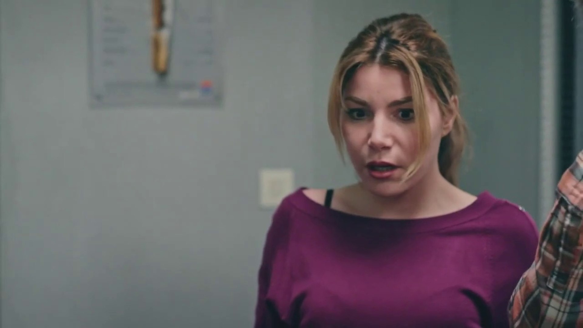 Plus Belle La Vie Episode 4535 Plus belle la vie : [Indiscrétion] - La photo qui va changer toute  l'enquête d'Ariane - Vidéo Dailymotion