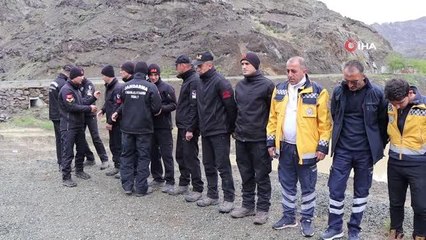 Oltu nehrinde kaybolan babaya ulaşma çalışmaları bayramda da devam etti