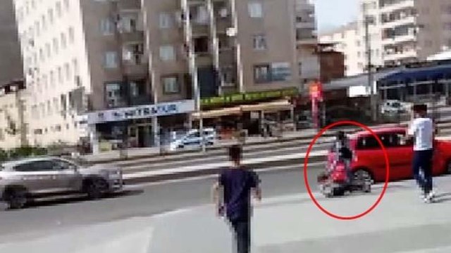 Diyarbakır’da tekmeli yumruklu kavga kamerada