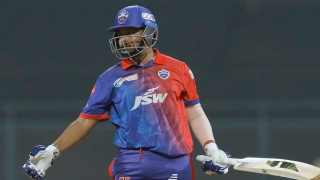 IPL 2022: Prithvi Shaw Fined 25% Of His Match Fee మ్యాచ్ రిఫరీ పై సెటైర్లు పేల్చుతున్న నెటిజన్లు