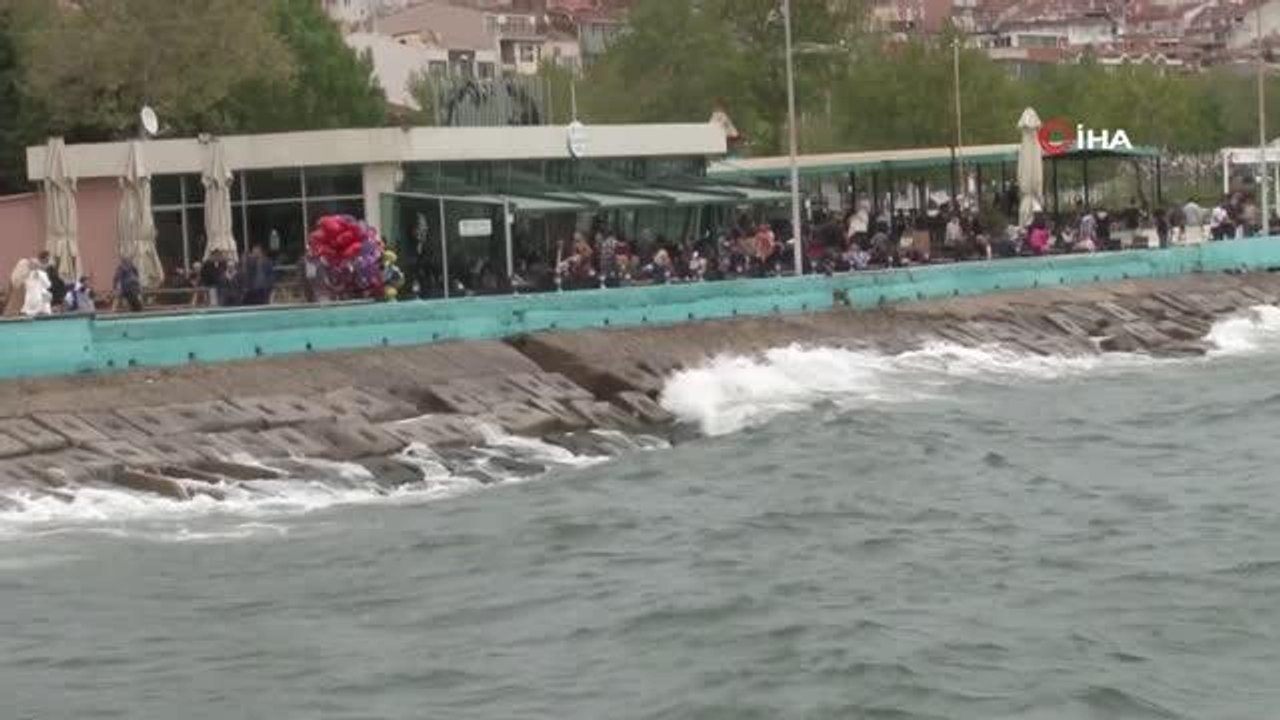 Marmara Denizi ulaşımına poyraz engeli