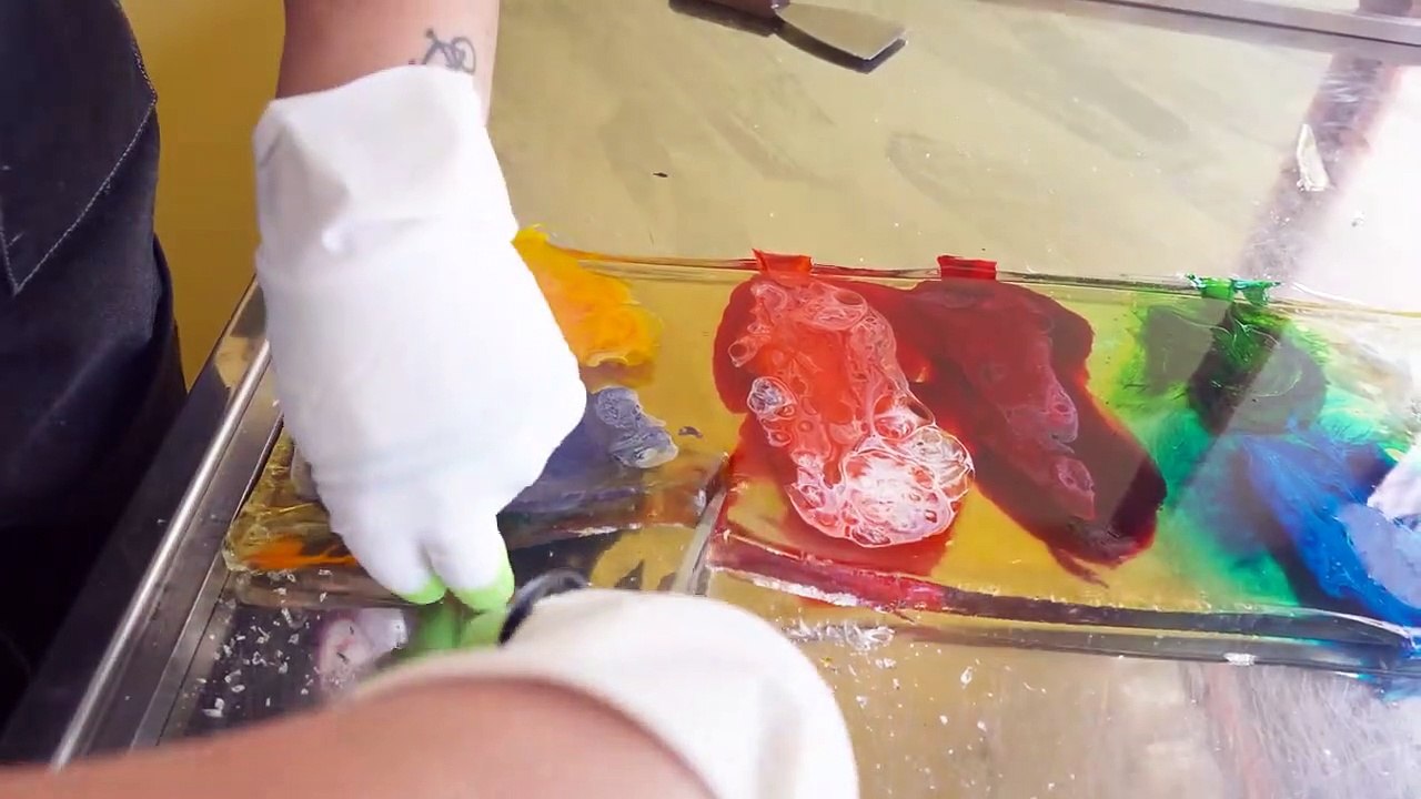 Looks like a liquid monster- Best 6 video clips of making various candies!(Lollipop, character etc.)