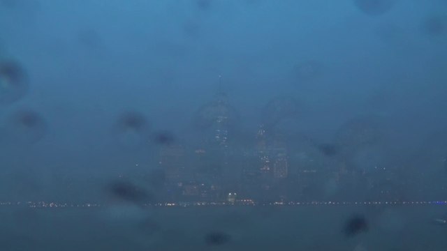 Un impressionnant coup de tonnerre a fait trembler les murs et a réveillé les New Yorkais