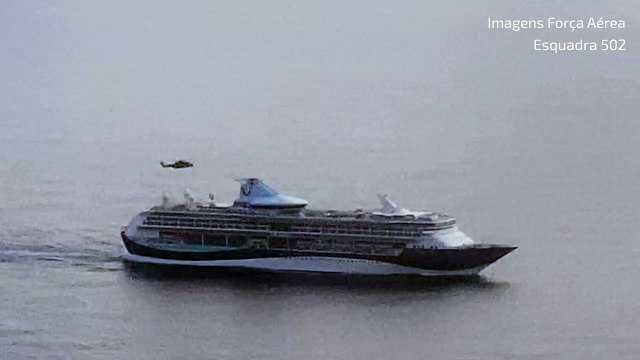 Dois homens resgatados pela Força Aérea de navio perto da Ilha Terceira