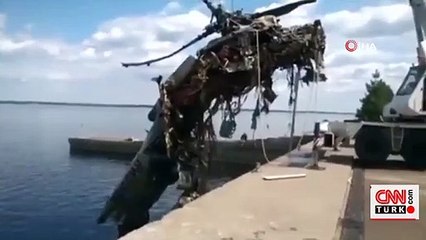 Ukrayna’da nehirden Rus helikopterinin enkazı çıkarıldı