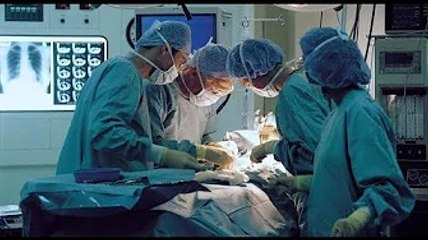 Tumore al colon asportato senza incisioni primo intervento in laparoscopia al Ca' Foncello