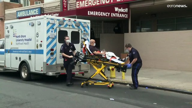 СМИ: от COVID-19 в США умерли более миллиона человек