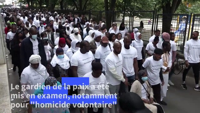 Paris: une marche blanche en mémoire des deux hommes tués par un policier sur le Pont-Neuf