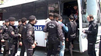 Fatih'te 250 kaçak göçmen gözaltına alındı