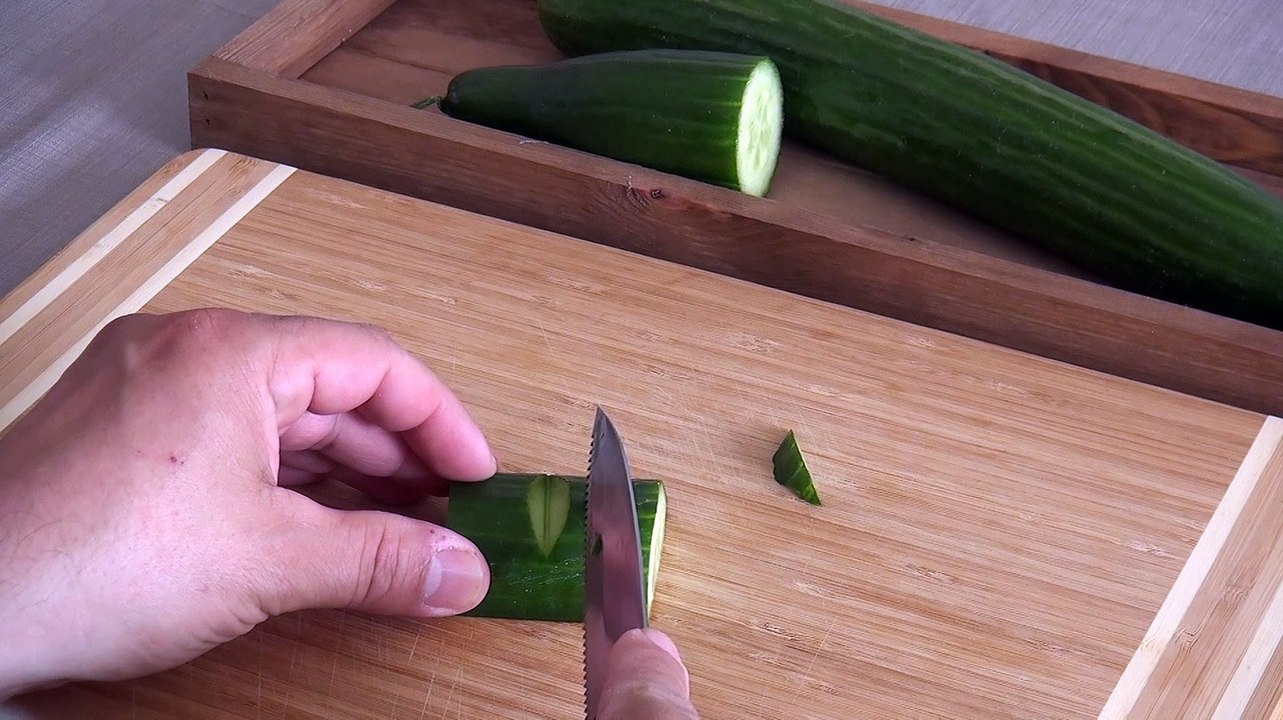 Mit Gurken garnieren - Baumblatt