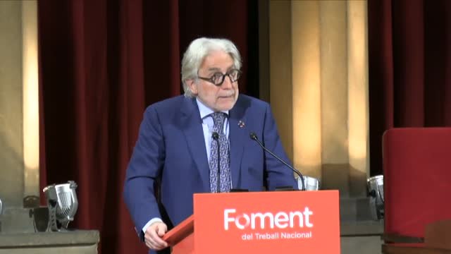 Llibre advierte a Colau que combatirá su sectarismo ideológico en Barcelona