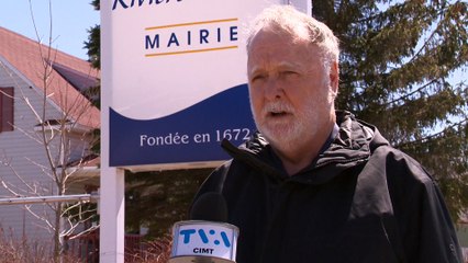 Un bateau échoué depuis des semaines à Rivière-Ouelle