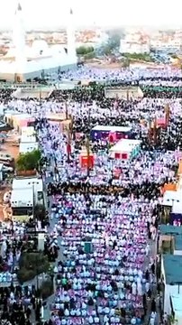 مقطع مهيب يلقى رواجًا .. صلاة العيد من أول مسجد أسس في الإسلام