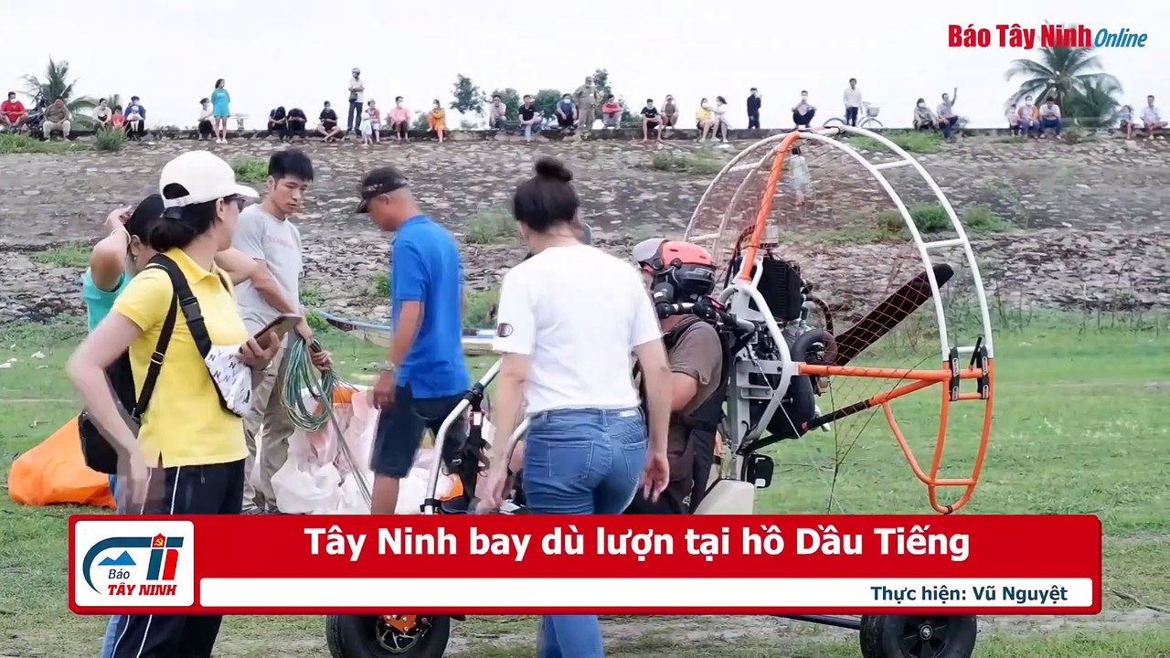 Tây Ninh bay dù lượn tại hồ Dầu Tiếng