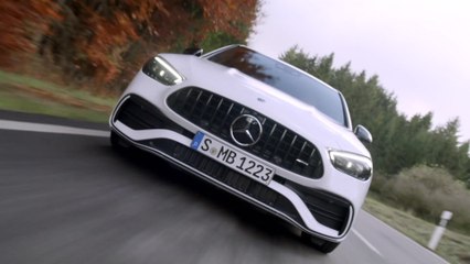 The new Mercedes-AMG C 43 Sedan Driving Video