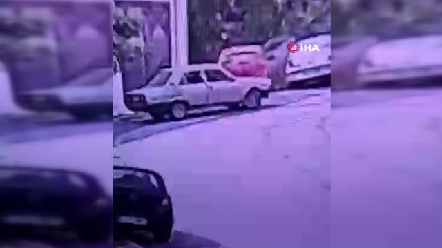 Son dakika haber! İstanbul'da ilginç hırsızlık kamerada: Soygun için tırmandıkları merdiveni de çaldılar