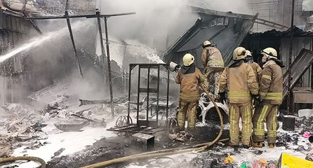 Avcılar’da atık deposunda yangın