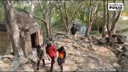 500 அடி மலை மீது ஏறி இஸ்லாமியர்கள் தொழுகை; மதுரையில் ரம்ஜான் பண்டிகை கோலாகலம்!