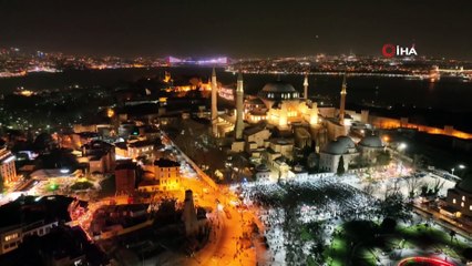 Ayasofya Camii'sinde bayram şenliği! Binlerce kişi akın etti: O anlar kamerada