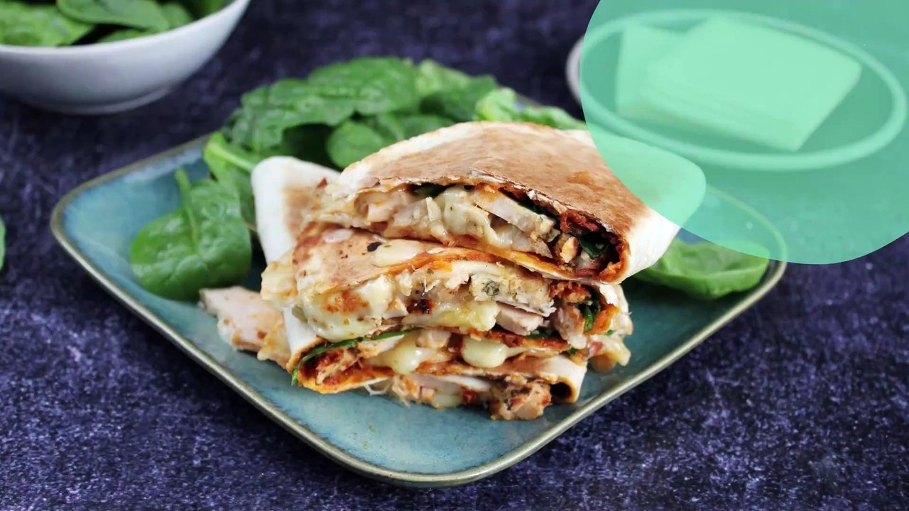 Quesadillas aux pousses d’épinard, poulet et fromage à raclette